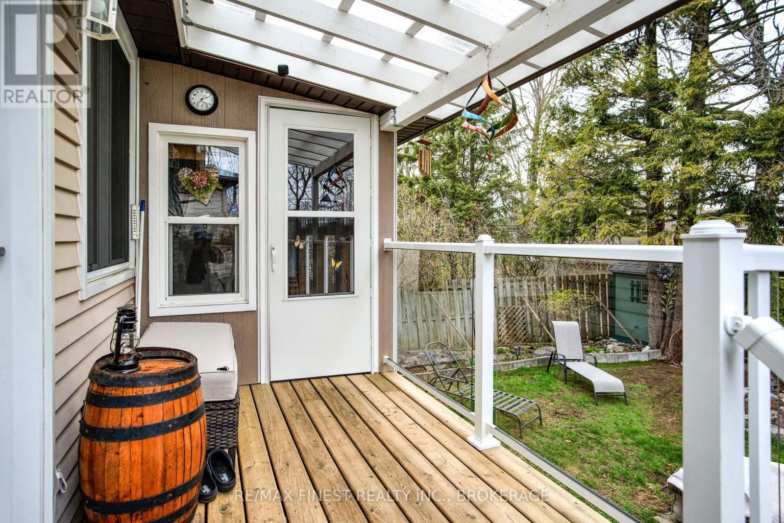 1048 BAUDER CRESCENT Image 29