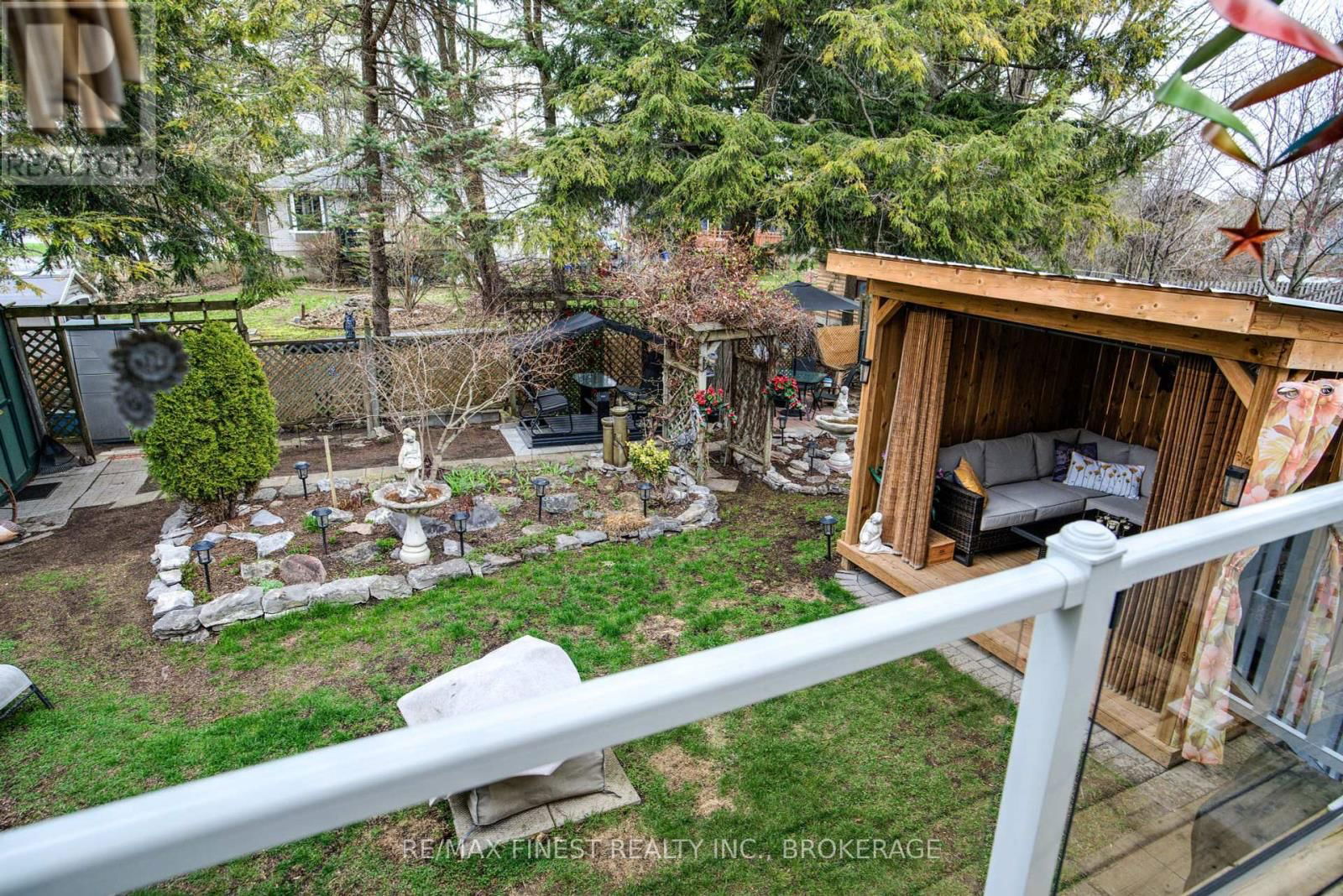 1048 BAUDER CRESCENT Image 30