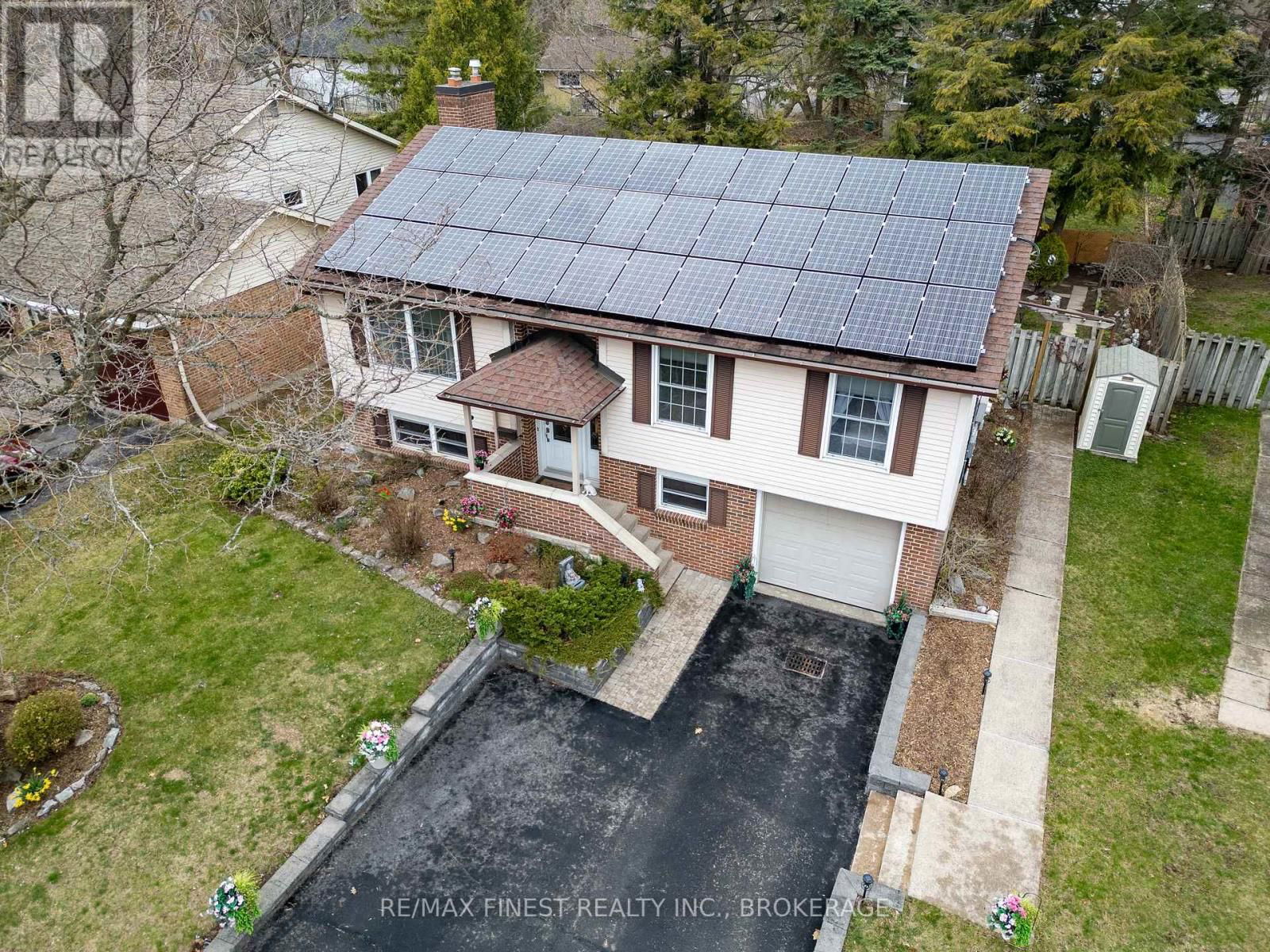 1048 BAUDER CRESCENT Image 4