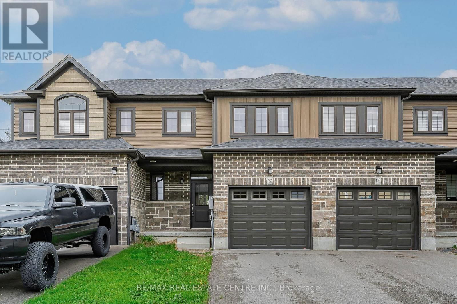 172 LINKS CRESCENT Image 1