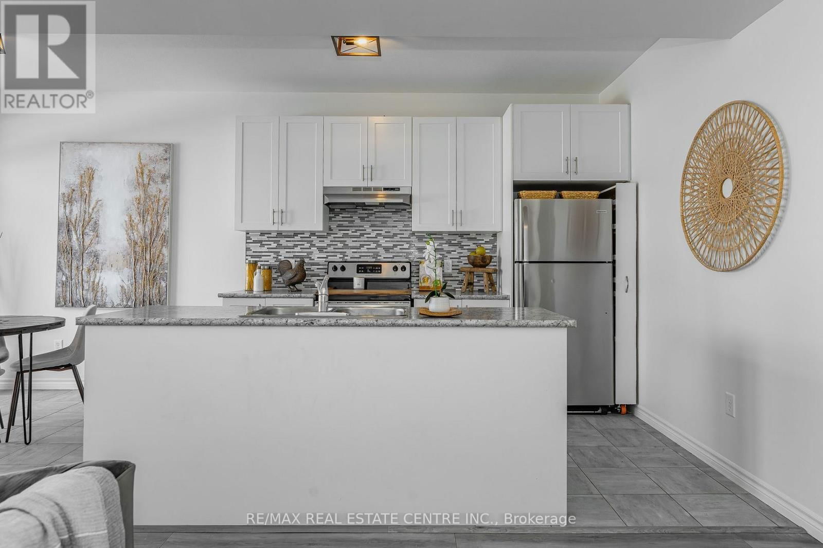 172 LINKS CRESCENT Image 10