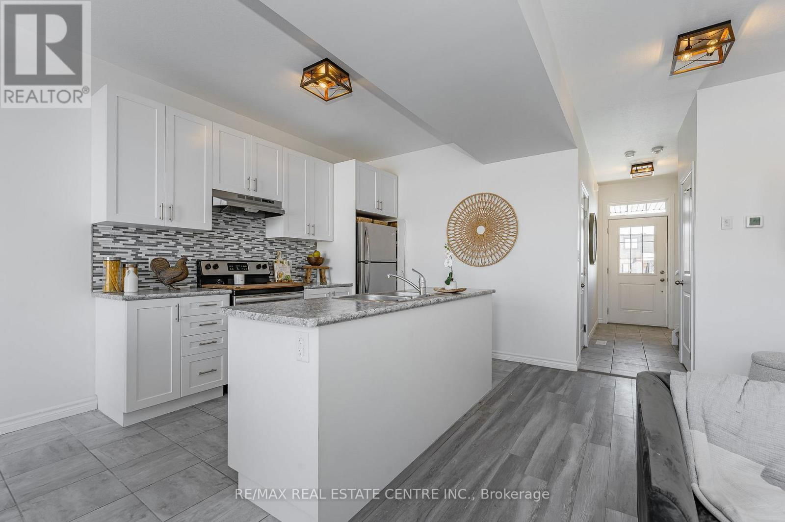 172 LINKS CRESCENT Image 13