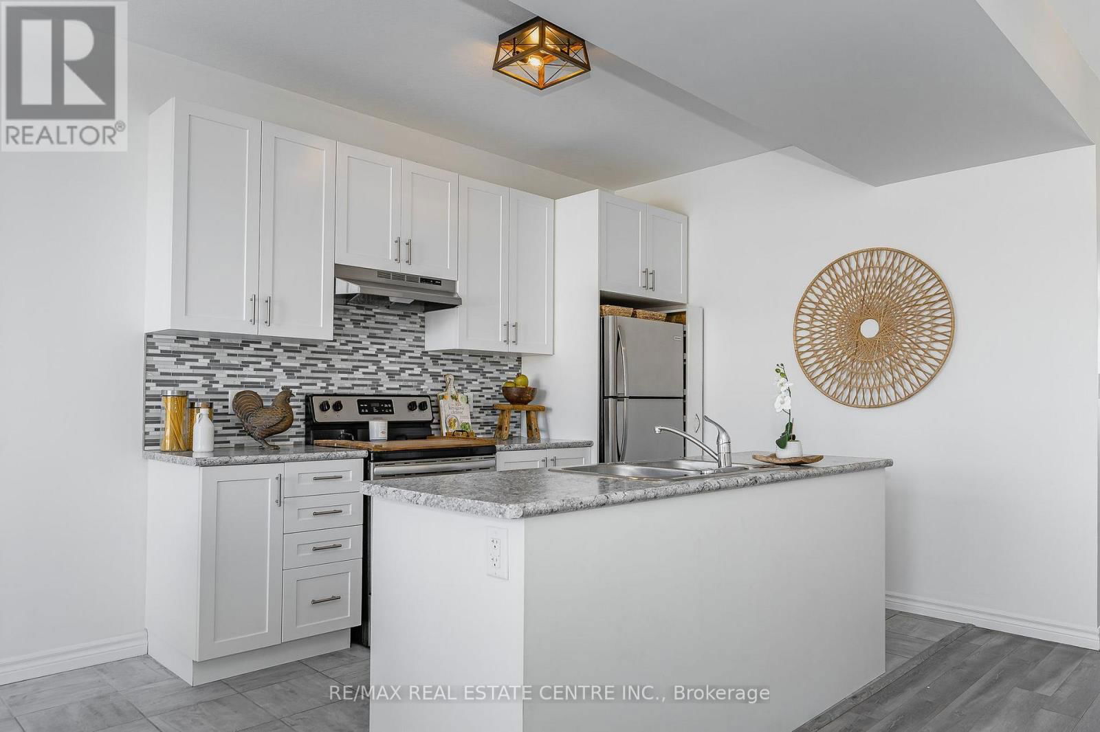 172 LINKS CRESCENT Image 14