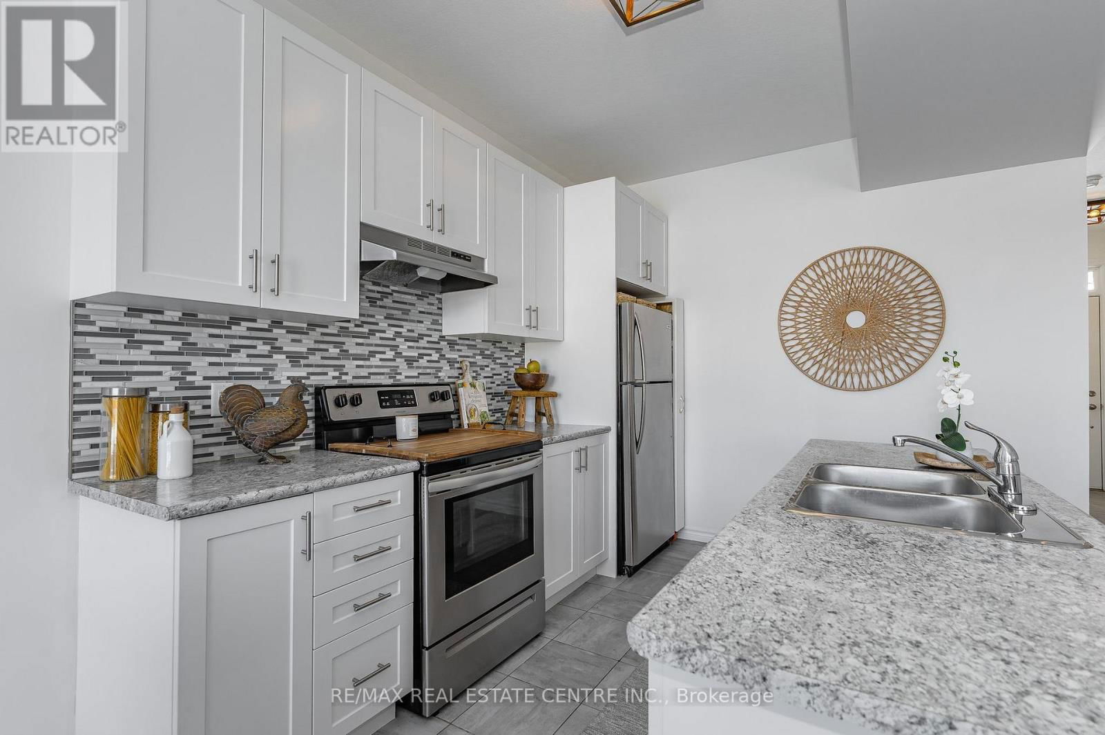 172 LINKS CRESCENT Image 15