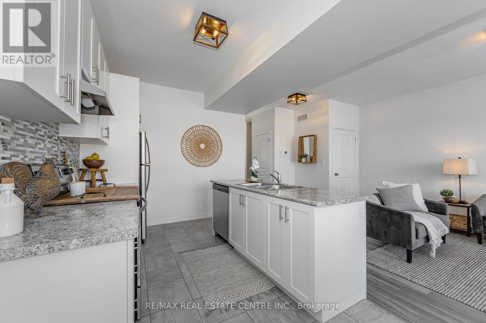 172 LINKS CRESCENT Image 17