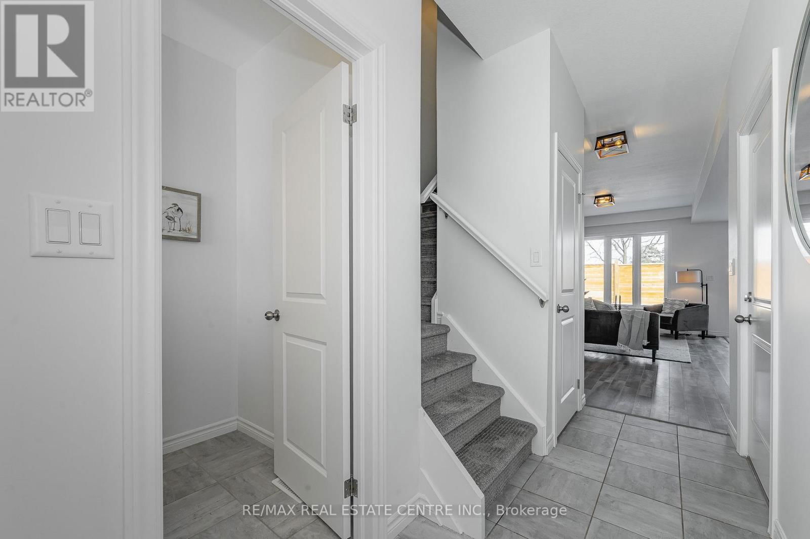 172 LINKS CRESCENT Image 3