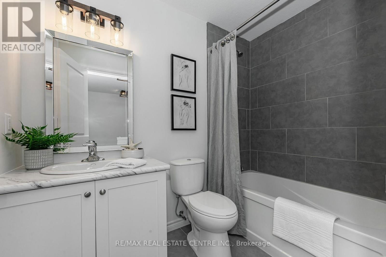 172 LINKS CRESCENT Image 36