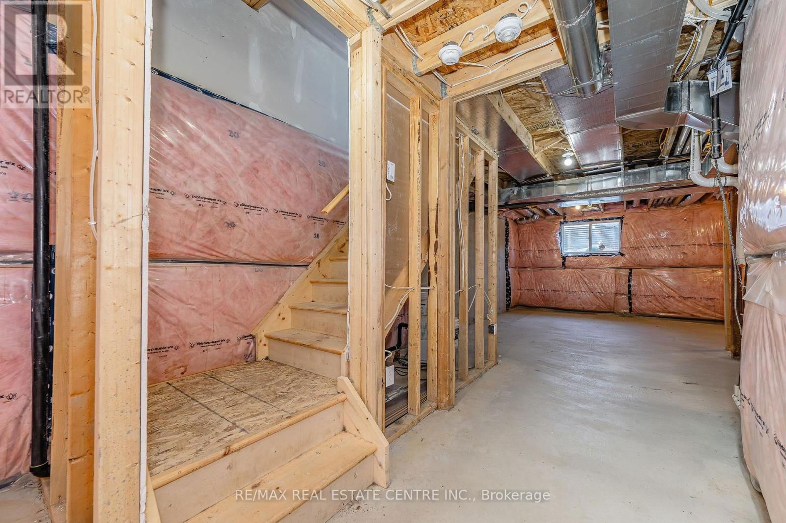 172 LINKS CRESCENT Image 38