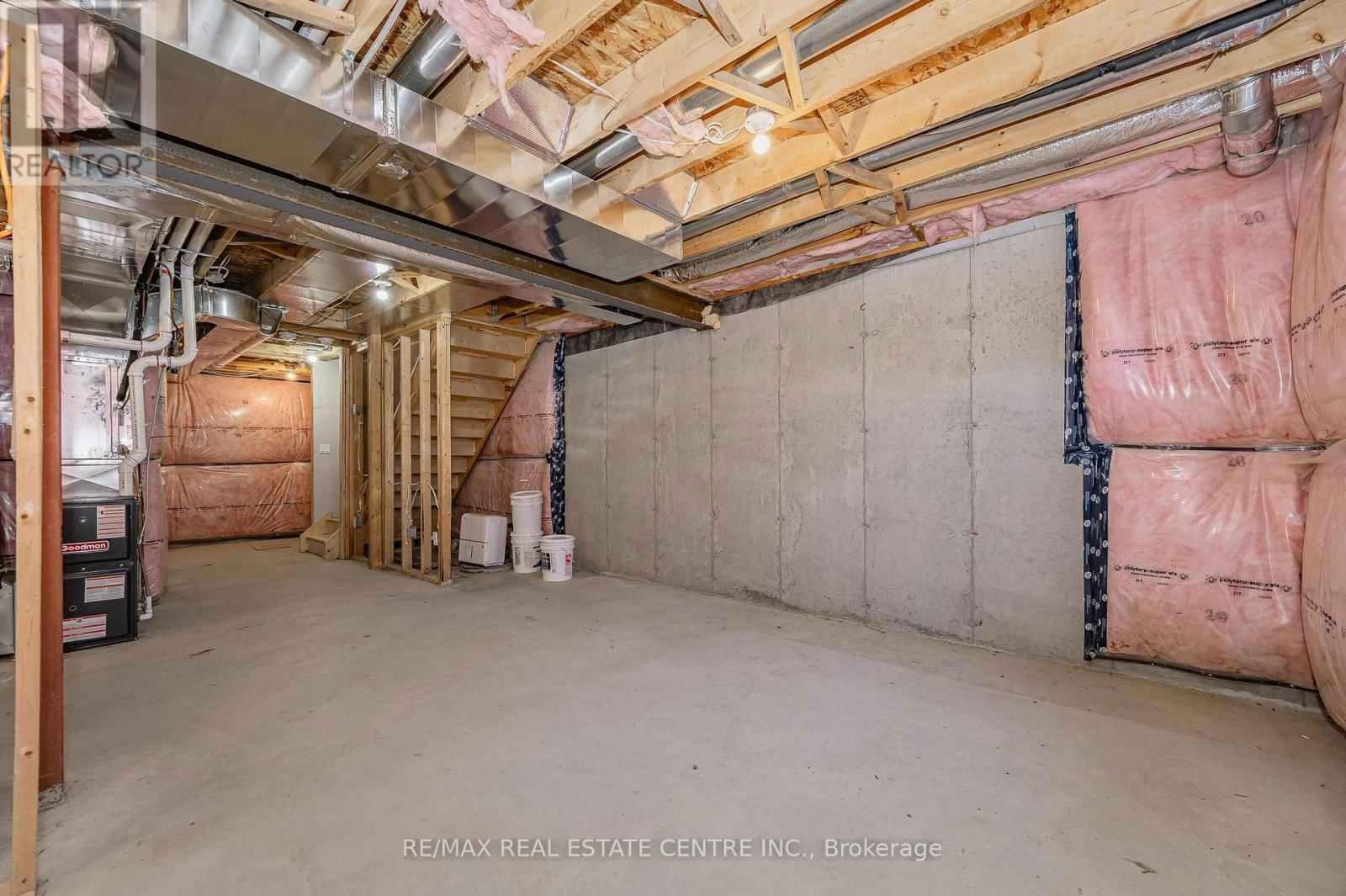 172 LINKS CRESCENT Image 42