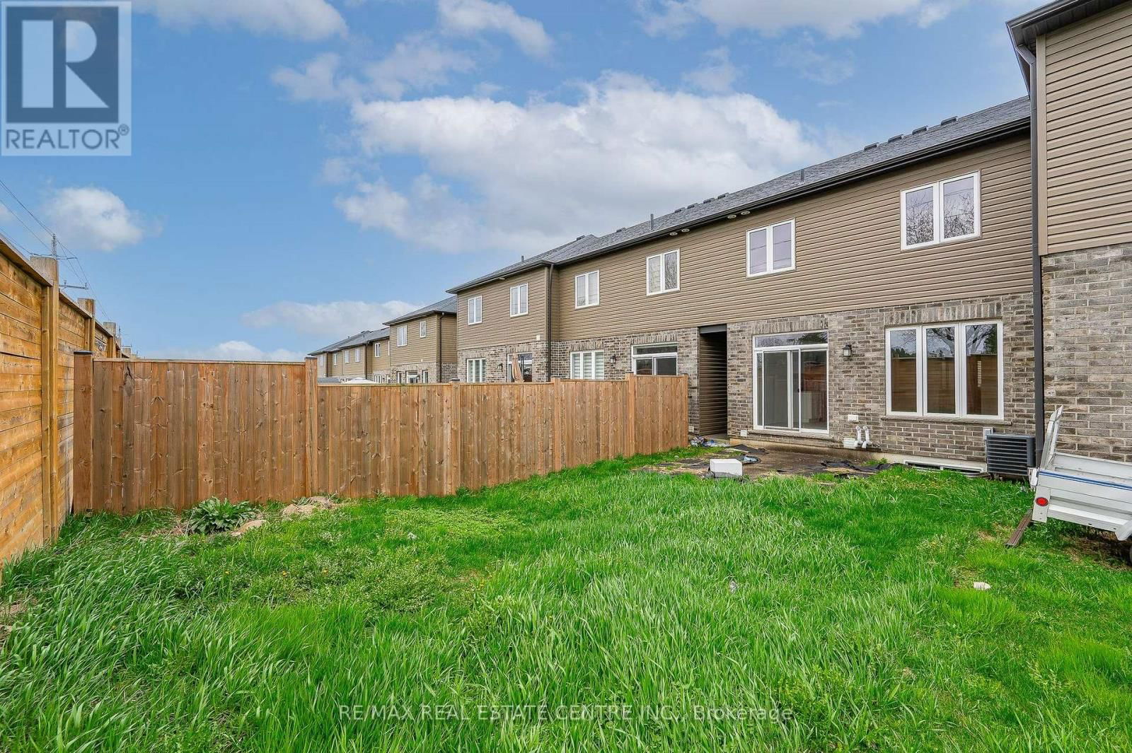 172 LINKS CRESCENT Image 44