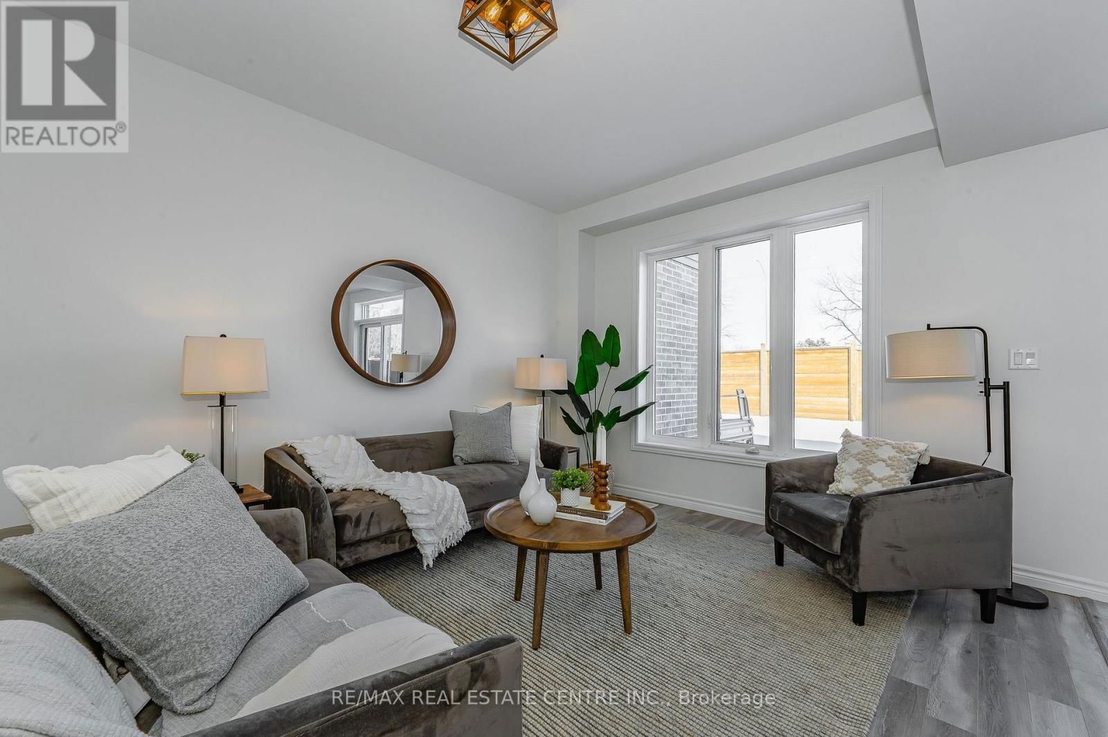 172 LINKS CRESCENT Image 5