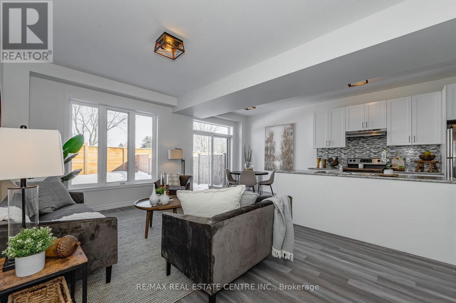 172 LINKS CRESCENT Image 6