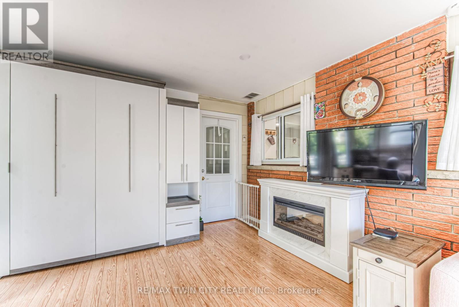 590 MANCHESTER ROAD Image 10