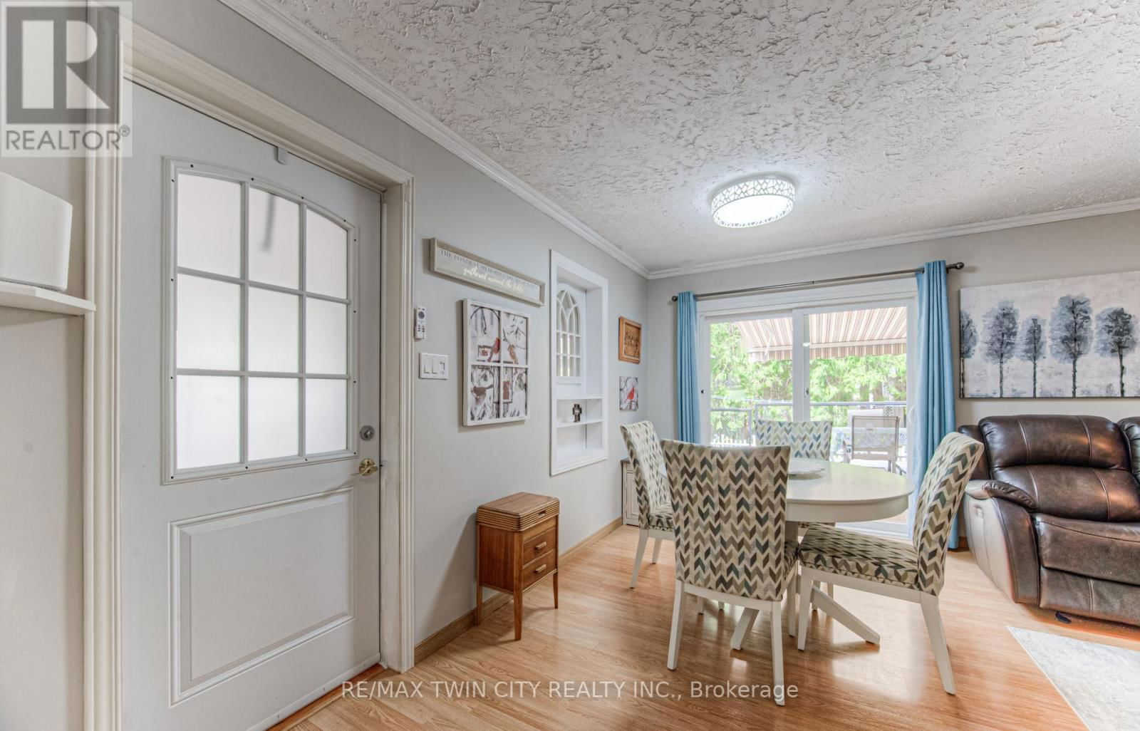 590 MANCHESTER ROAD Image 12