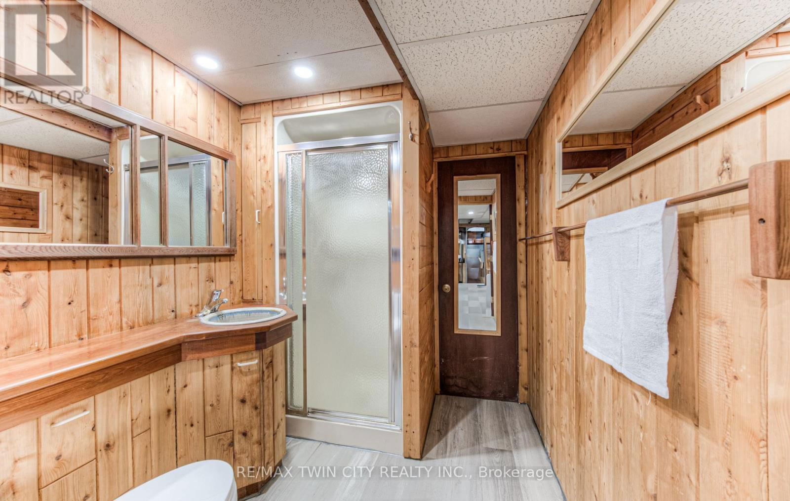 590 MANCHESTER ROAD Image 22