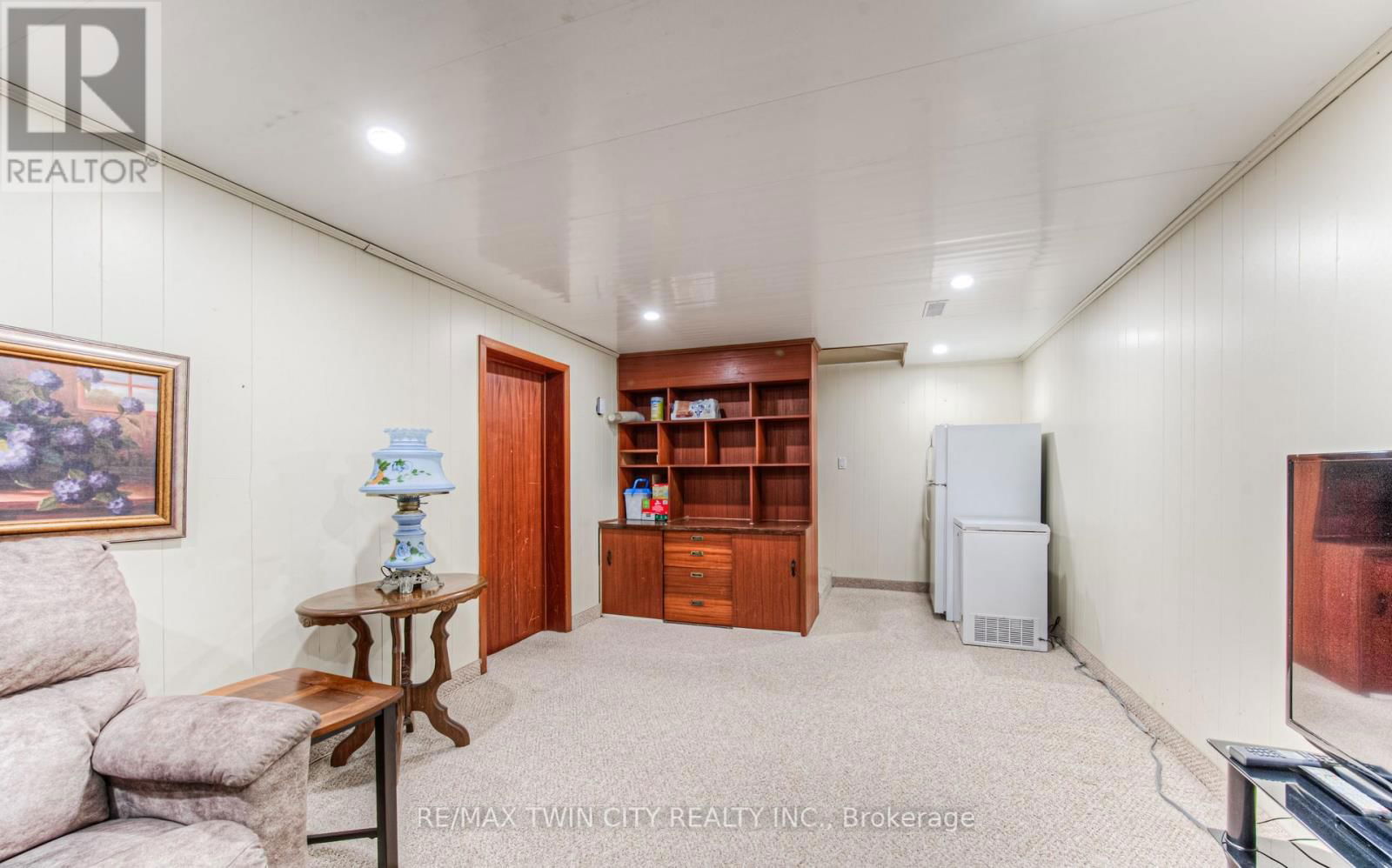 590 MANCHESTER ROAD Image 23
