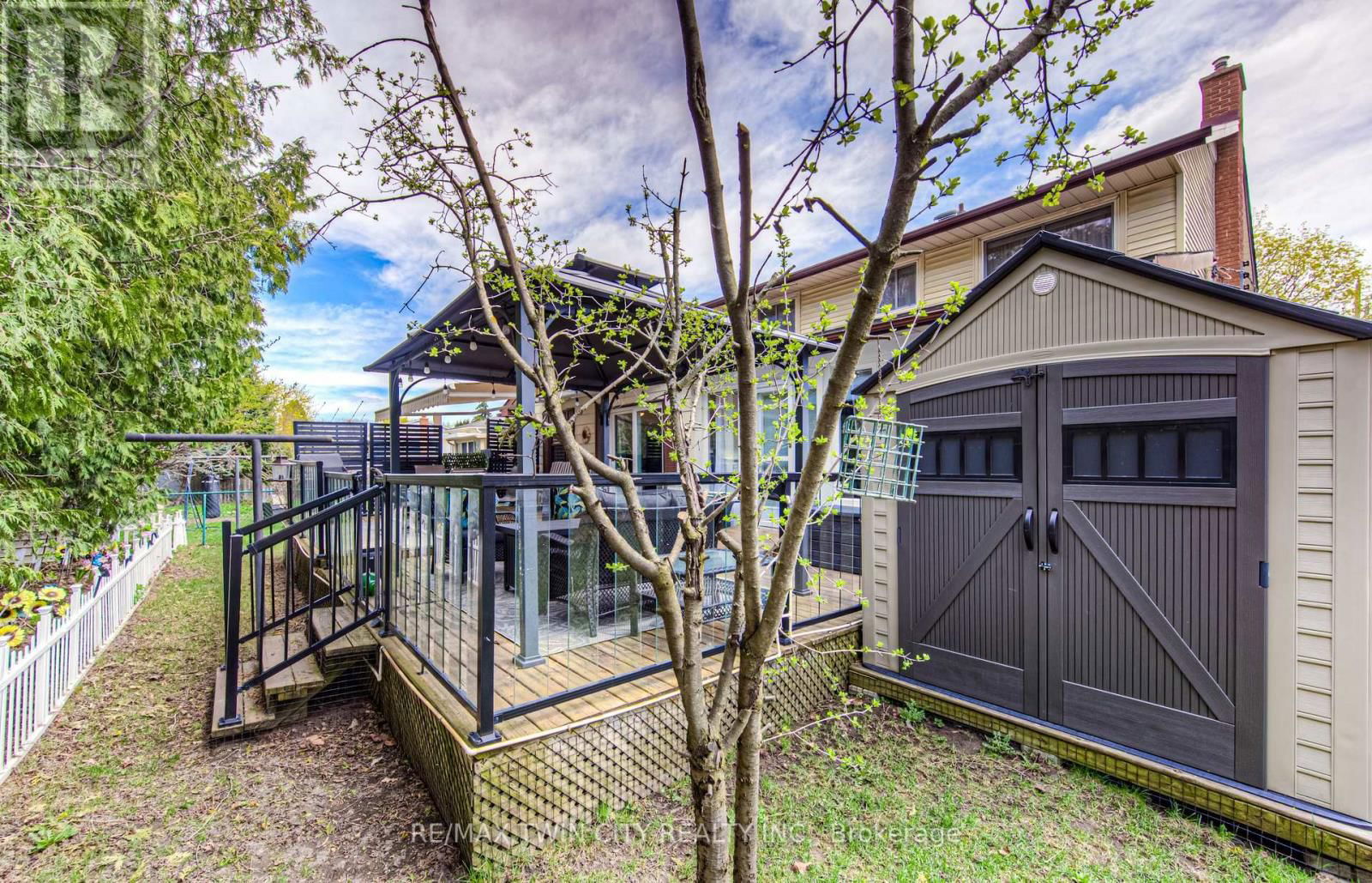 590 MANCHESTER ROAD Image 26
