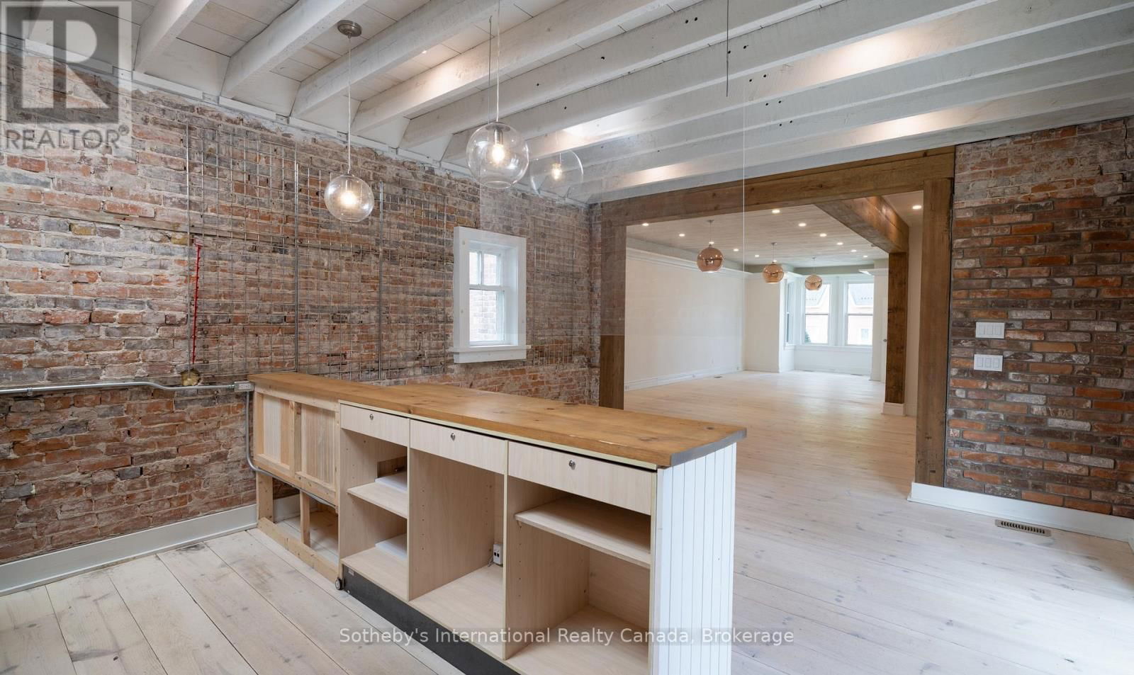 40 TORONTO STREET SOUTH Image 9