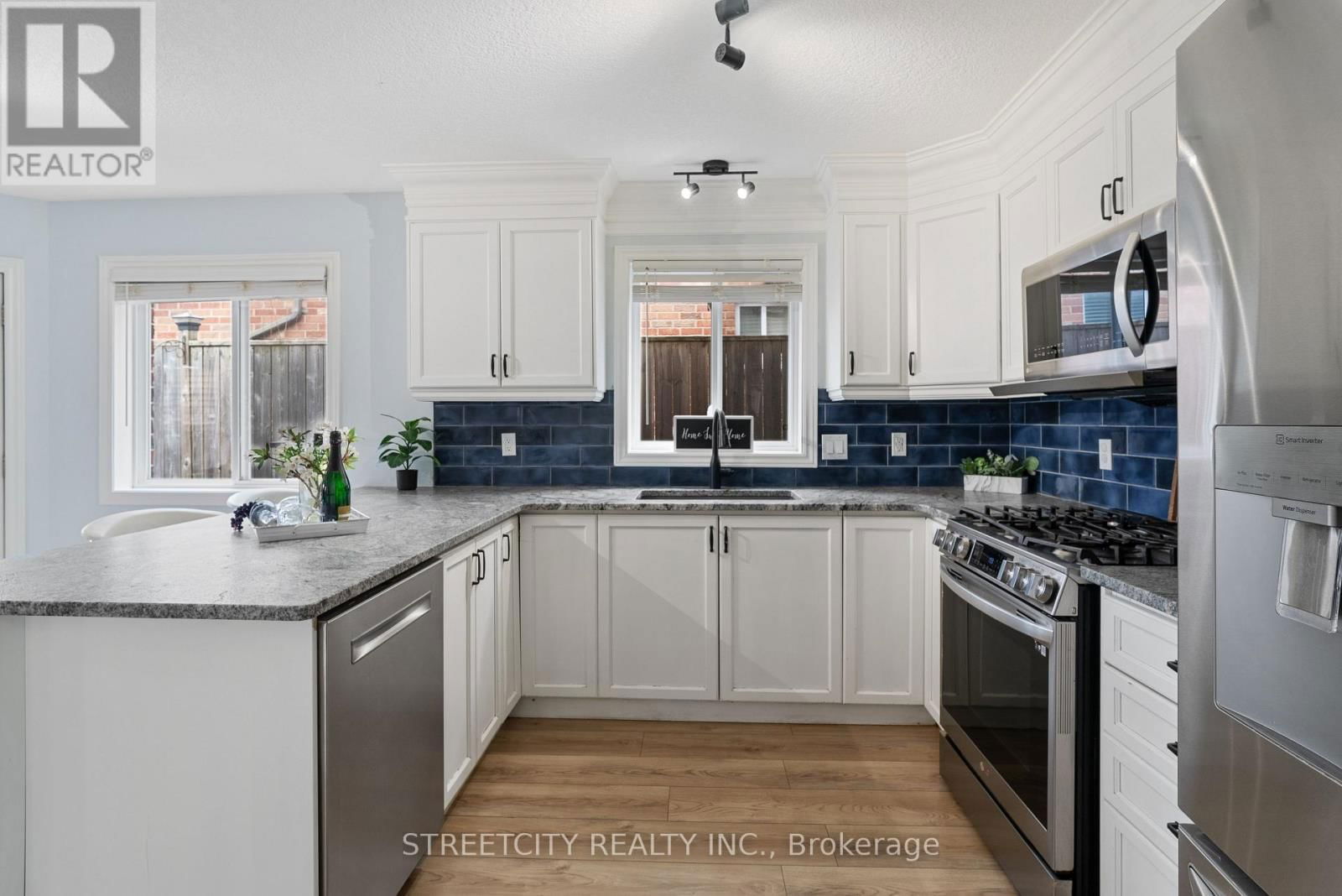 281 BAXTER STREET Image 17
