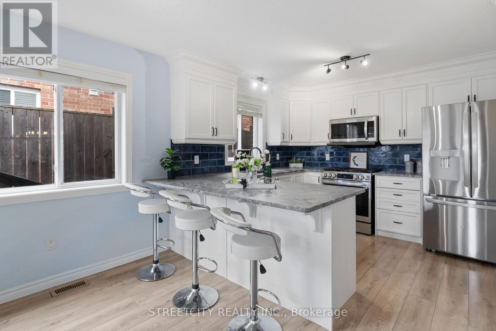 281 BAXTER STREET Image 18