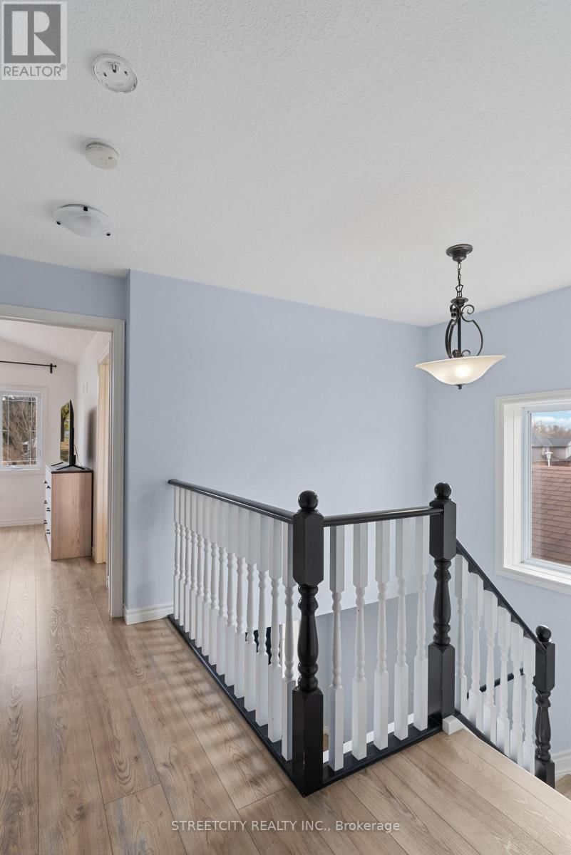 281 BAXTER STREET Image 24