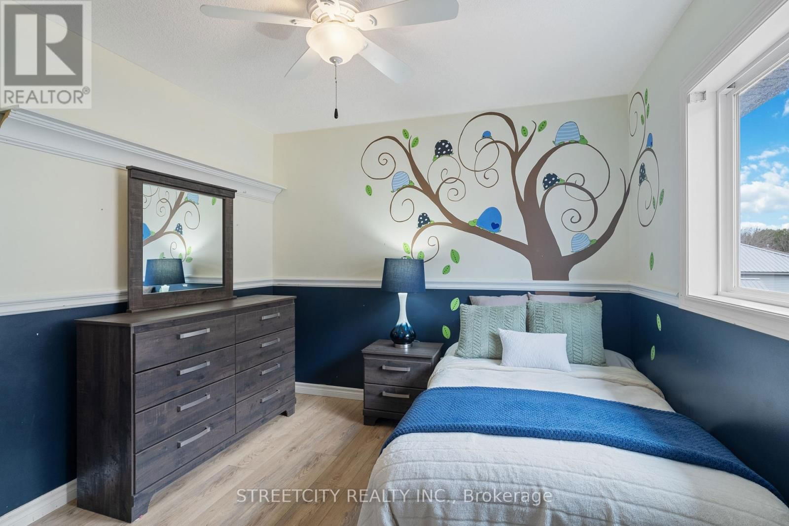 281 BAXTER STREET Image 30