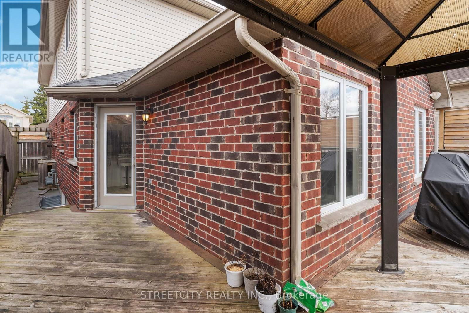 281 BAXTER STREET Image 5