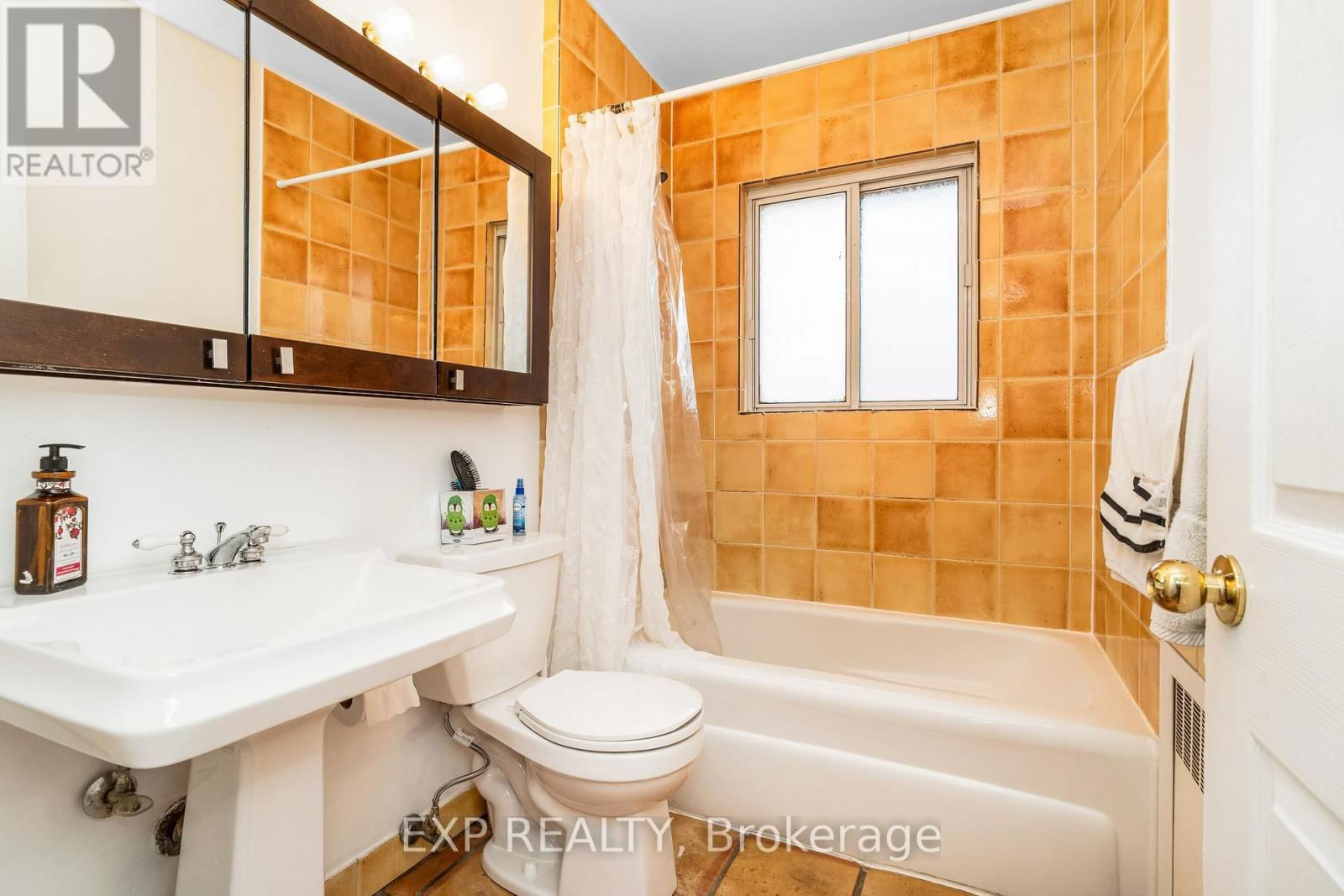 330 DONALD STREET Image 15