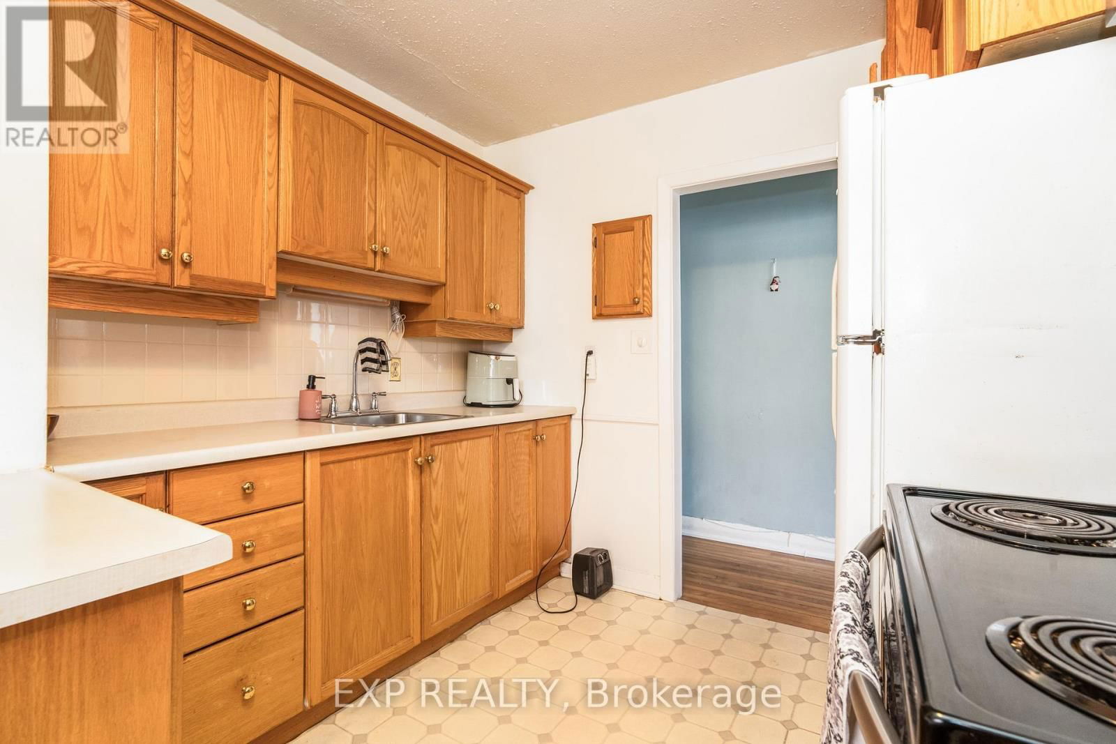 330 DONALD STREET Image 30