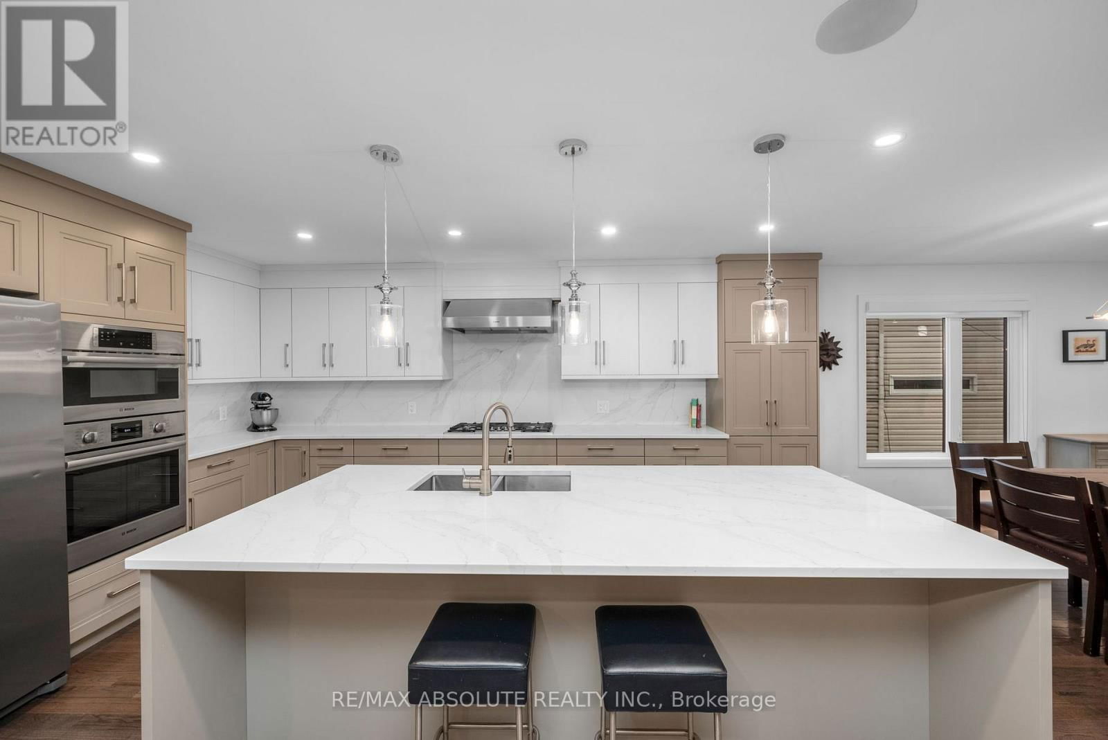 216B CHURCHILL AVENUE NORTH Image 10