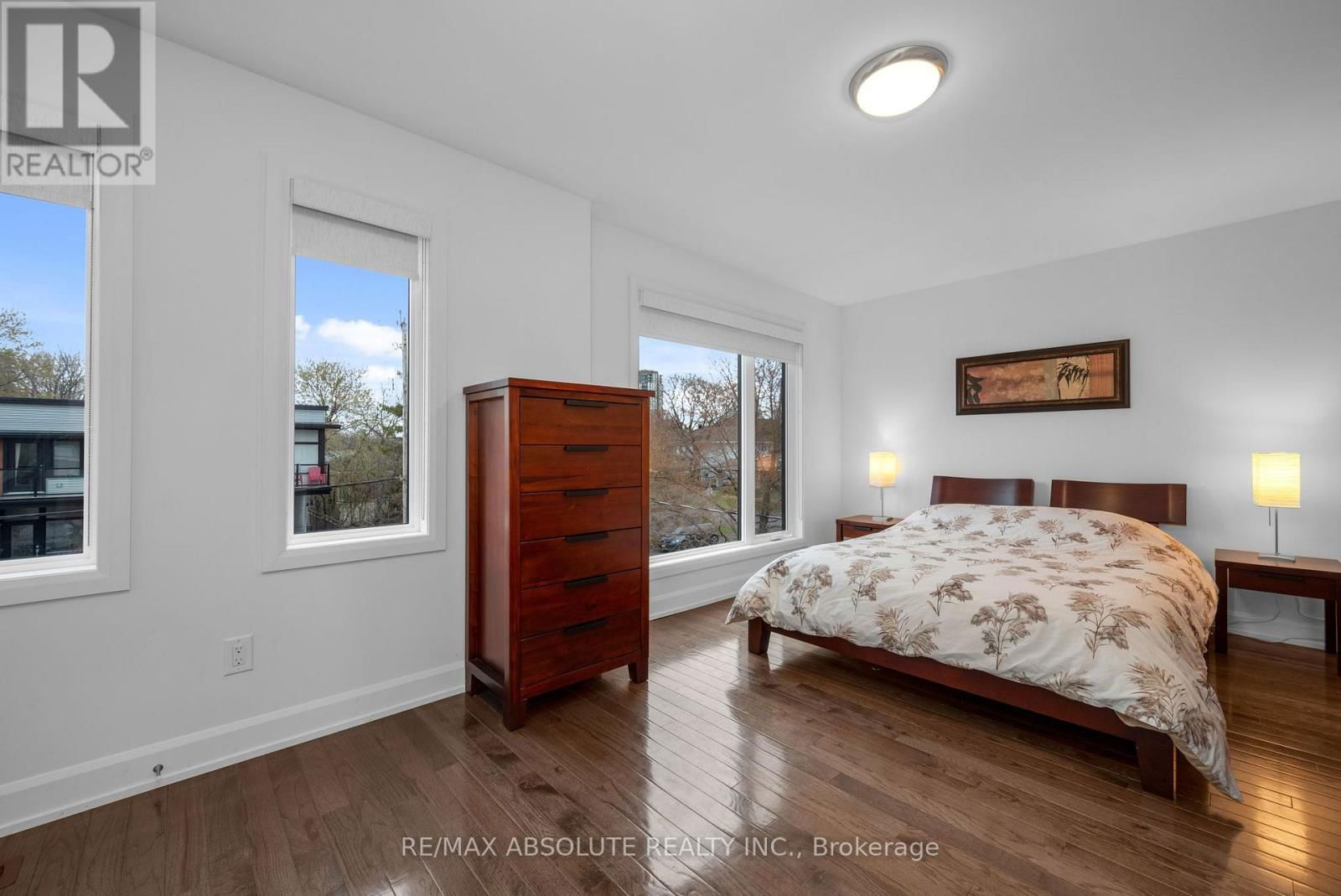 216B CHURCHILL AVENUE NORTH Image 28
