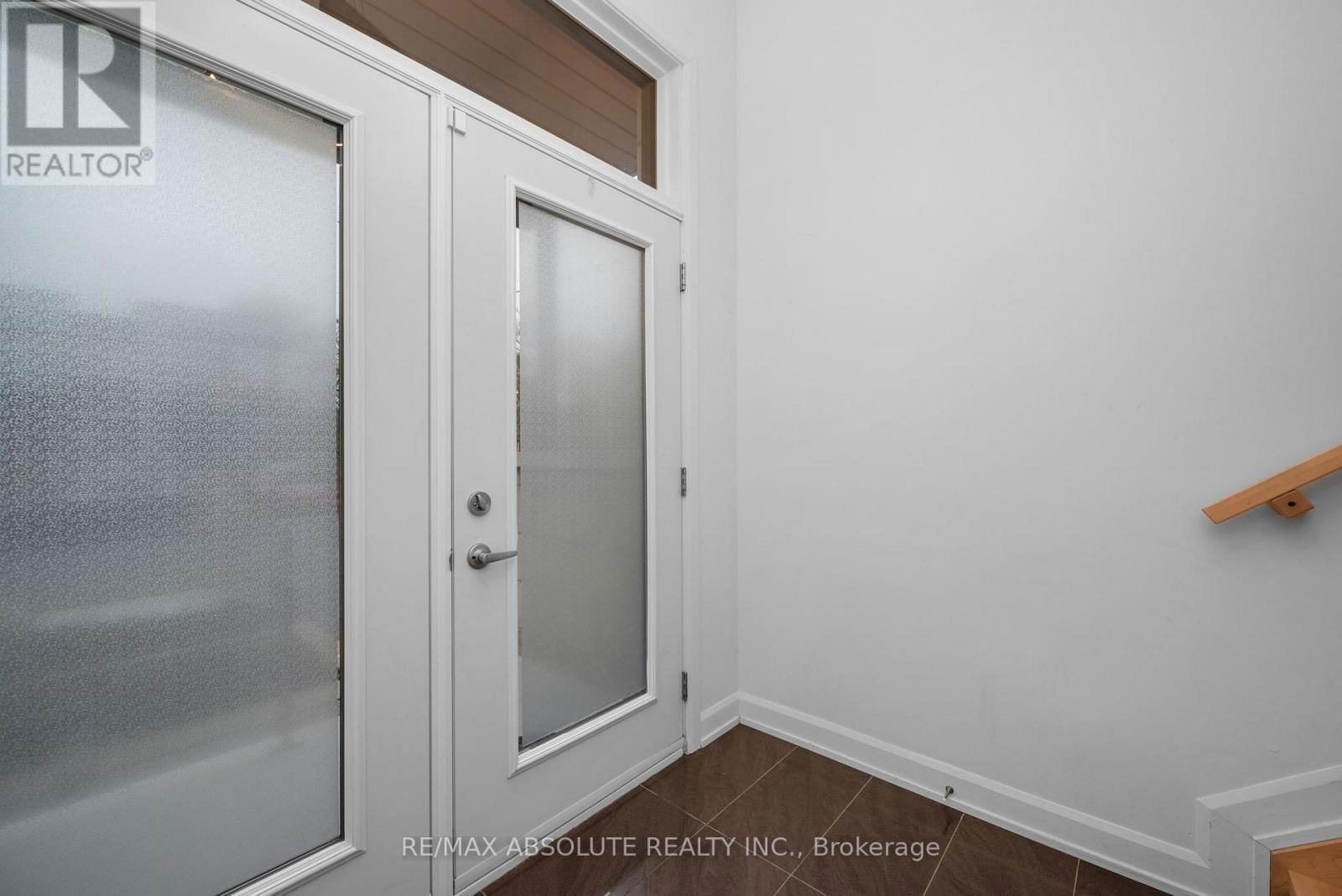 216B CHURCHILL AVENUE NORTH Image 3