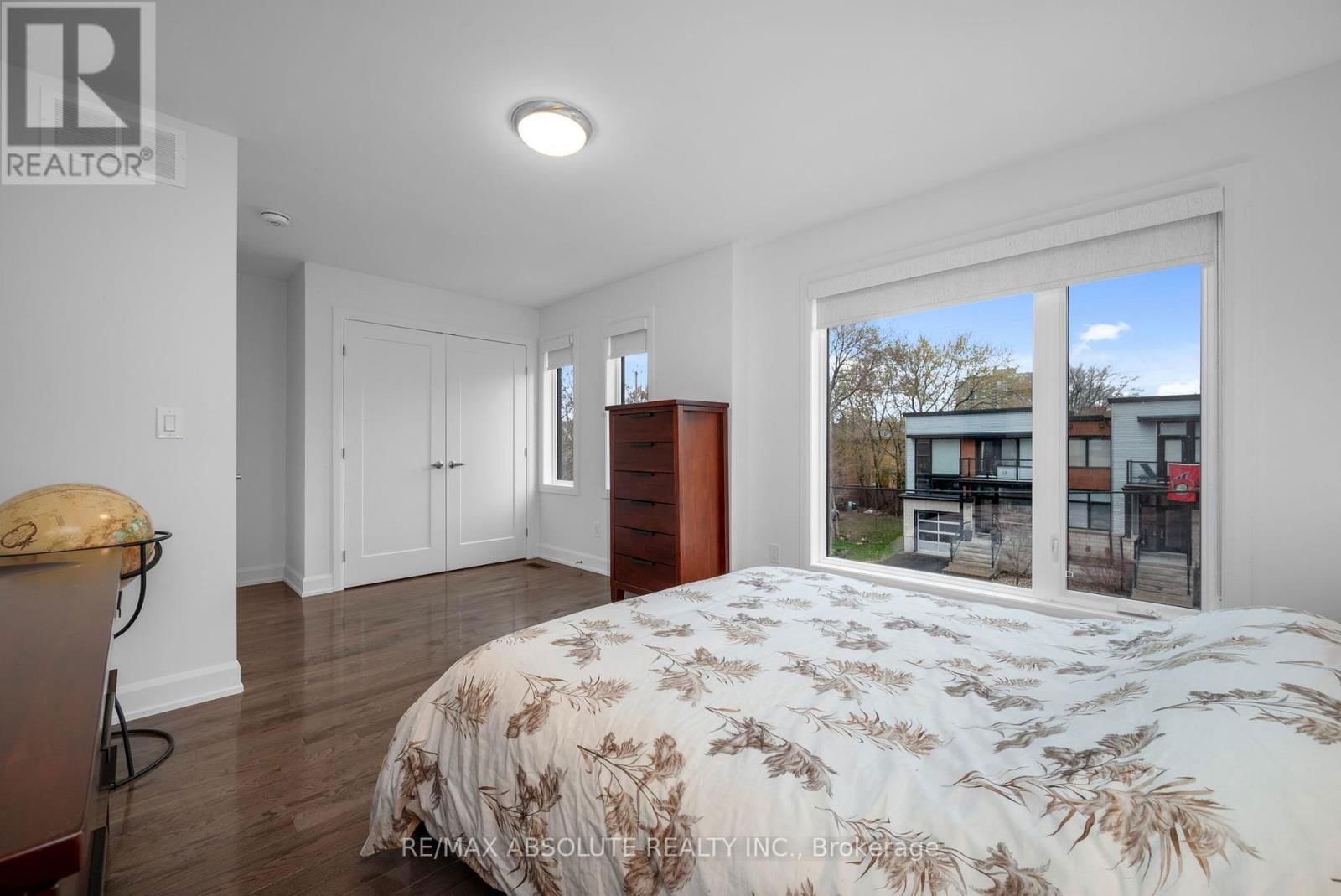 216B CHURCHILL AVENUE NORTH Image 30