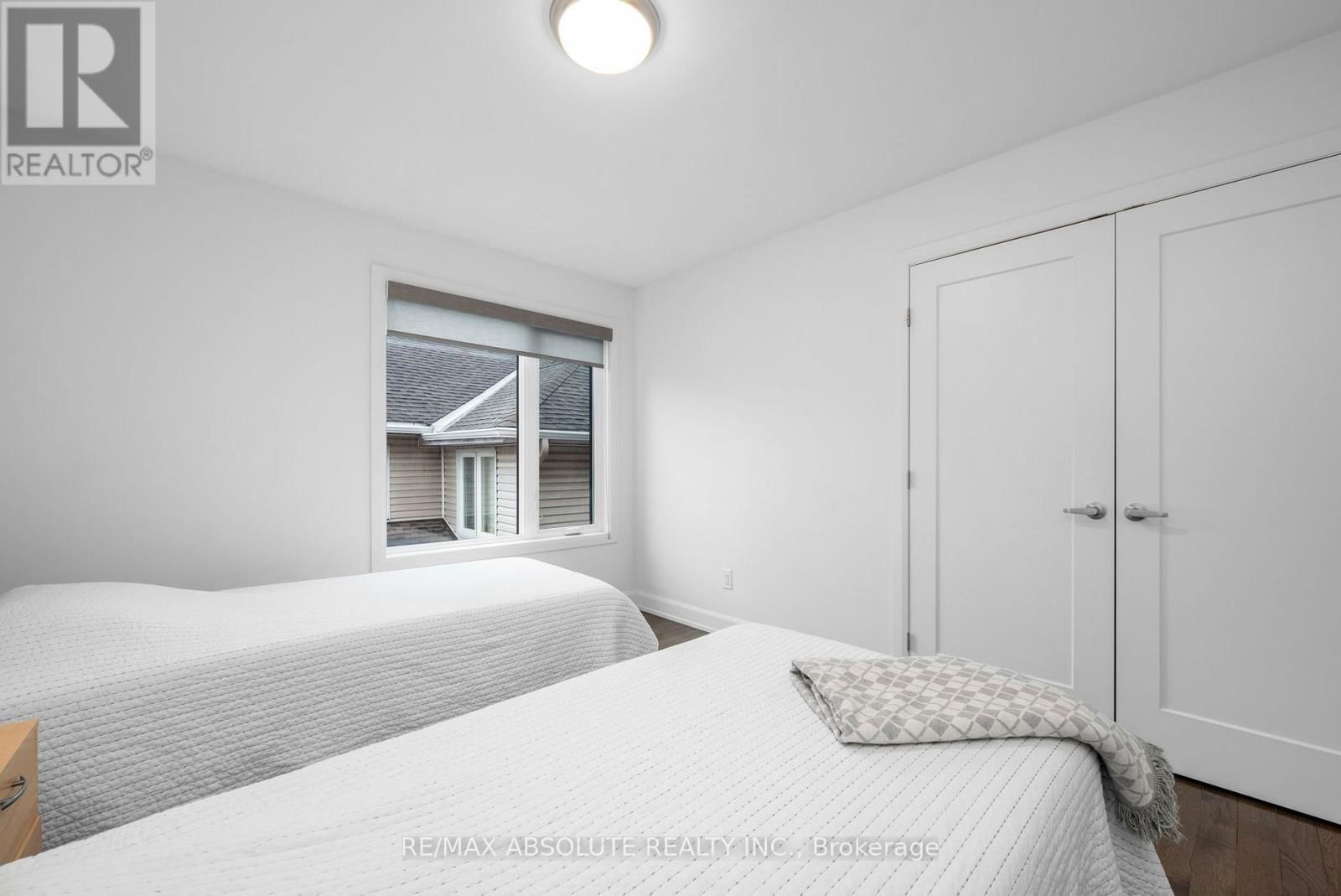 216B CHURCHILL AVENUE NORTH Image 32