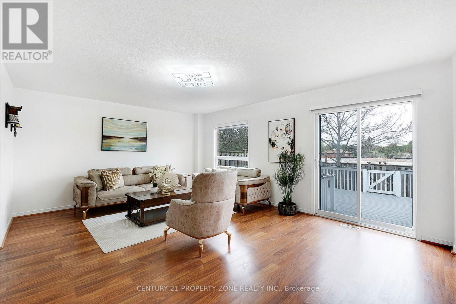35 - 210 DAWN AVENUE Image 14