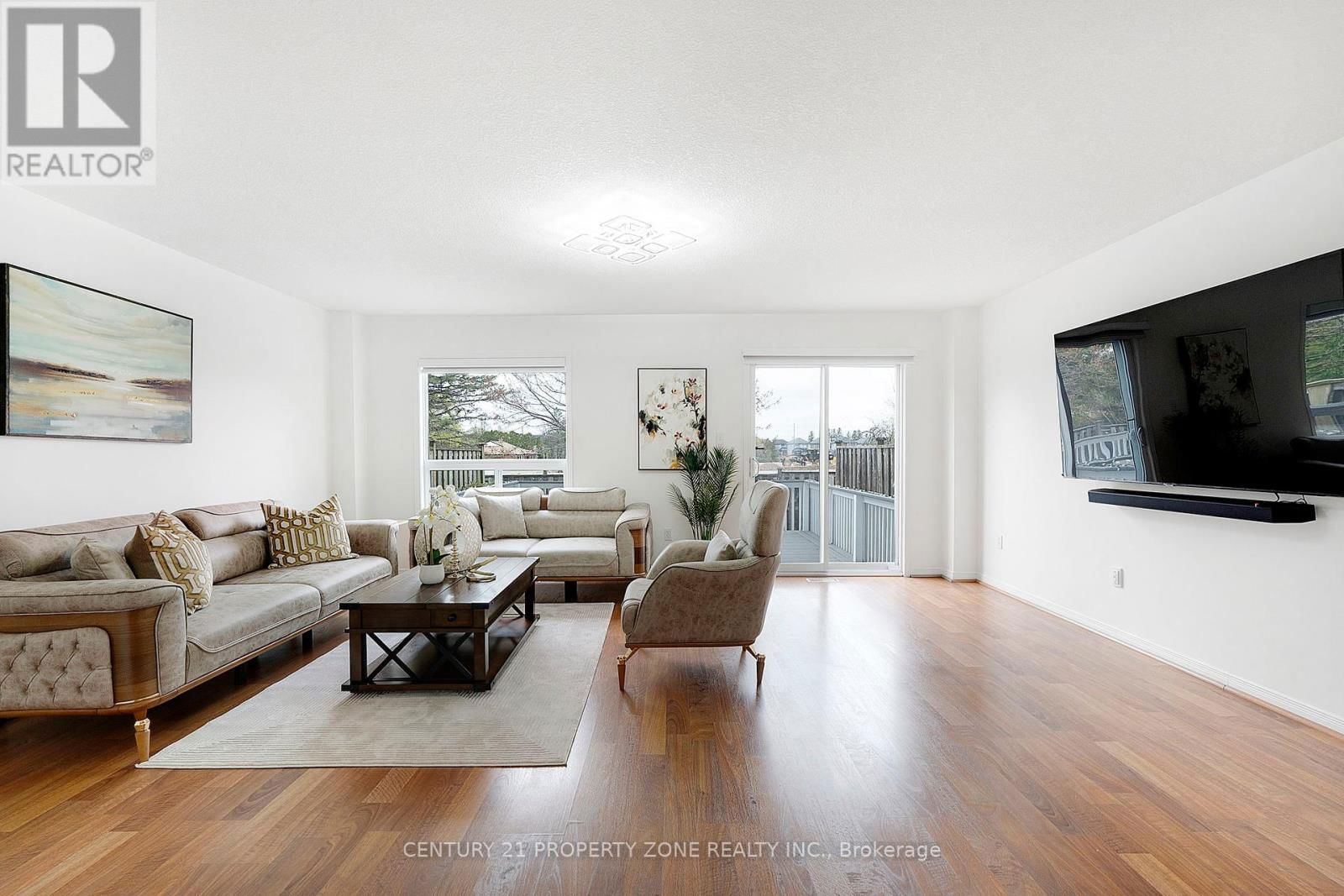 35 - 210 DAWN AVENUE Image 17