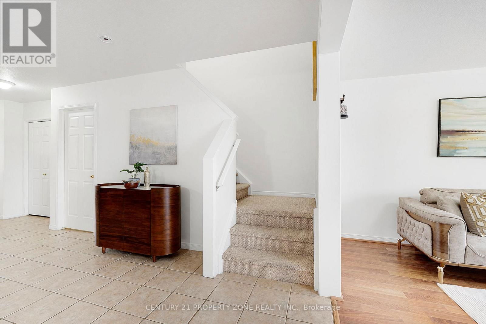 35 - 210 DAWN AVENUE Image 18
