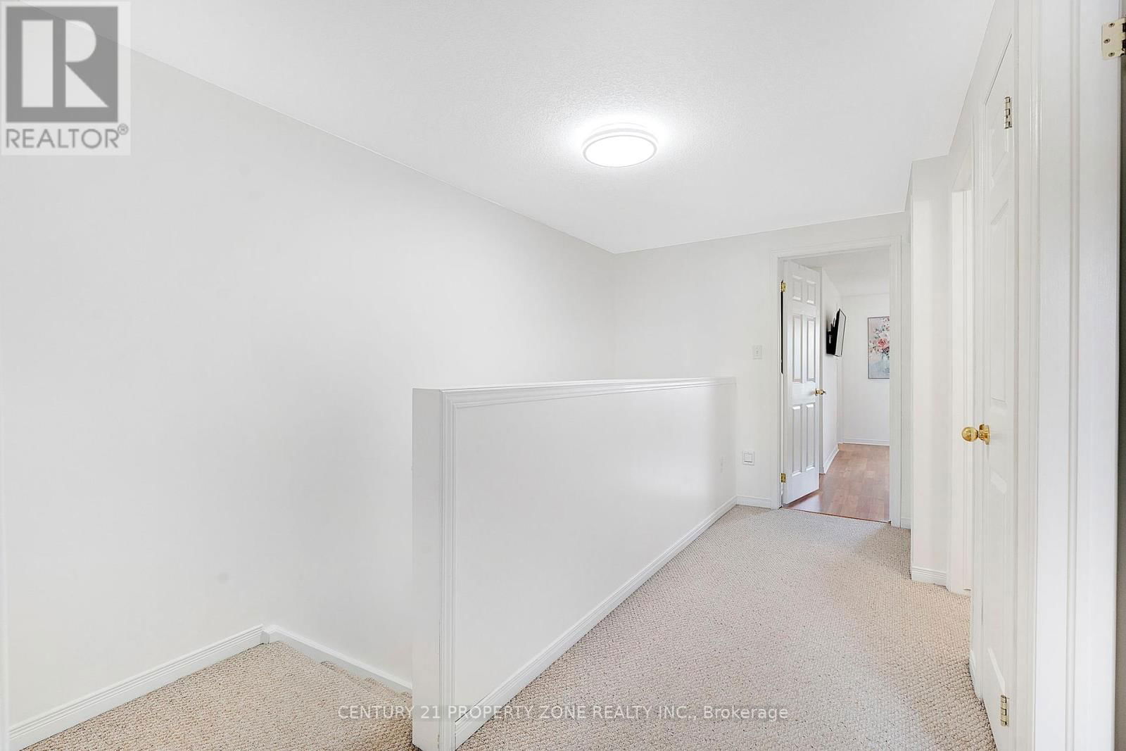35 - 210 DAWN AVENUE Image 19