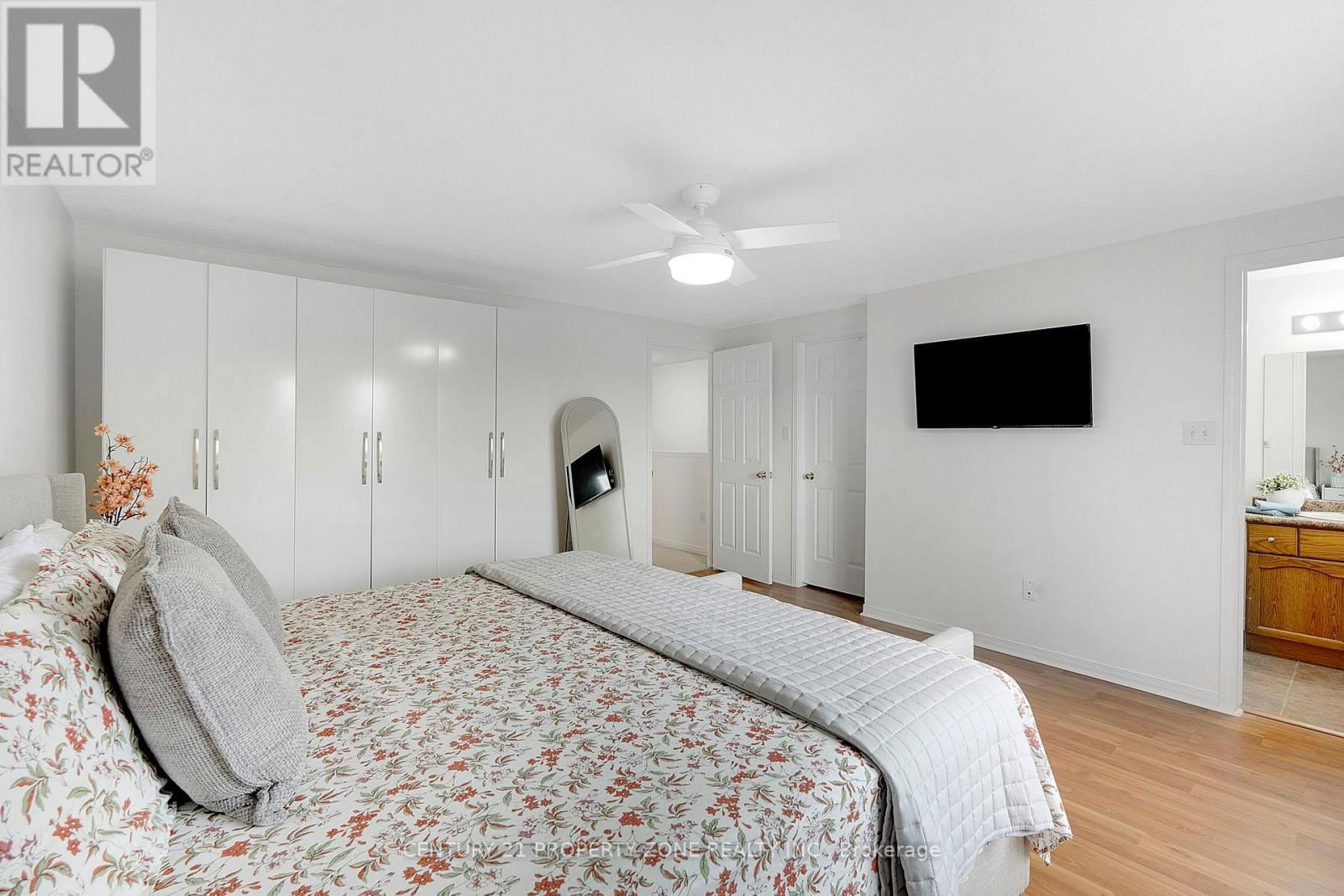35 - 210 DAWN AVENUE Image 20