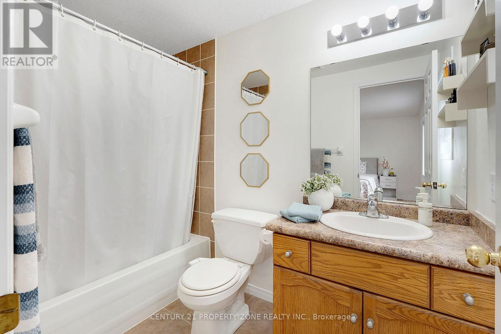 35 - 210 DAWN AVENUE Image 22