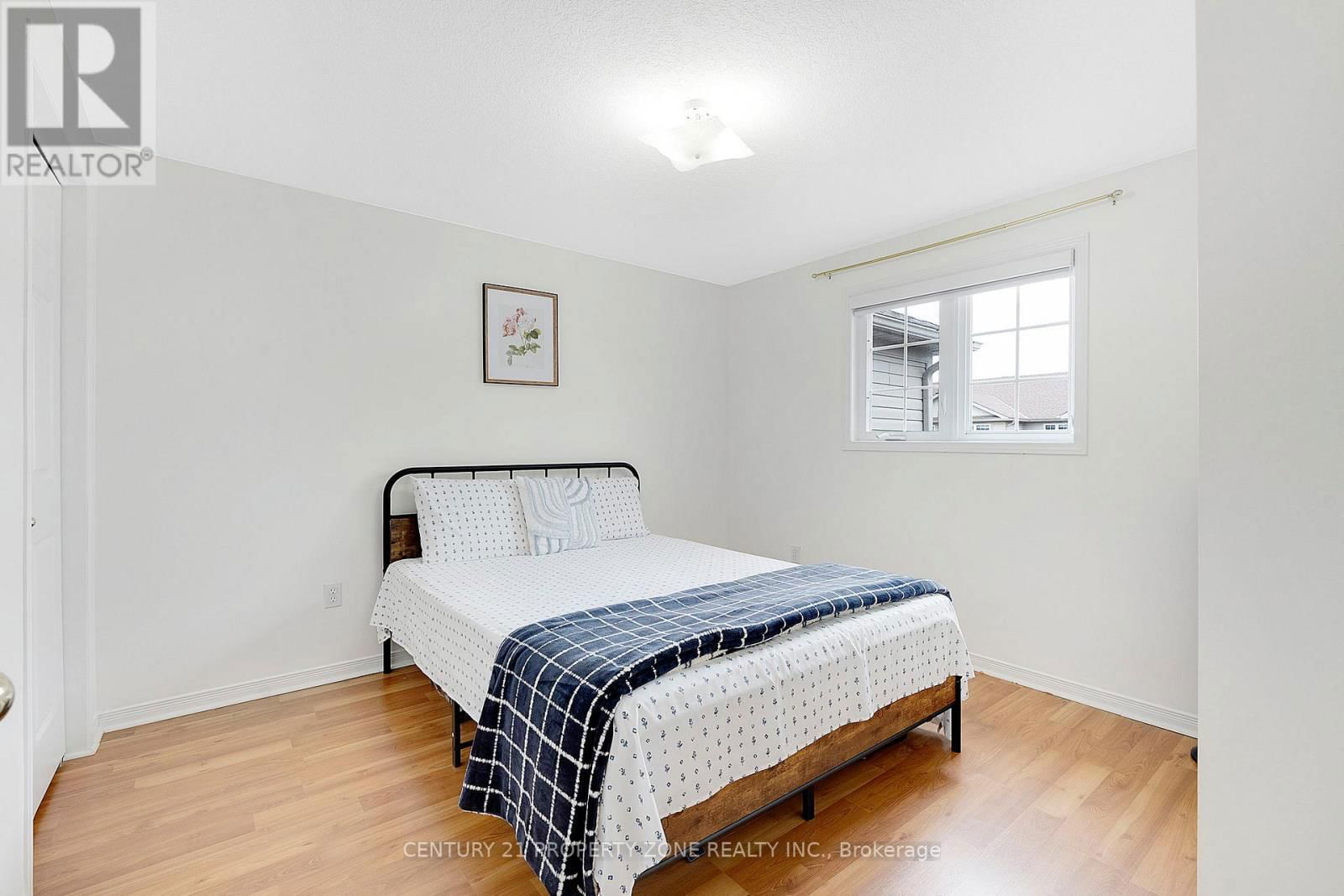 35 - 210 DAWN AVENUE Image 23