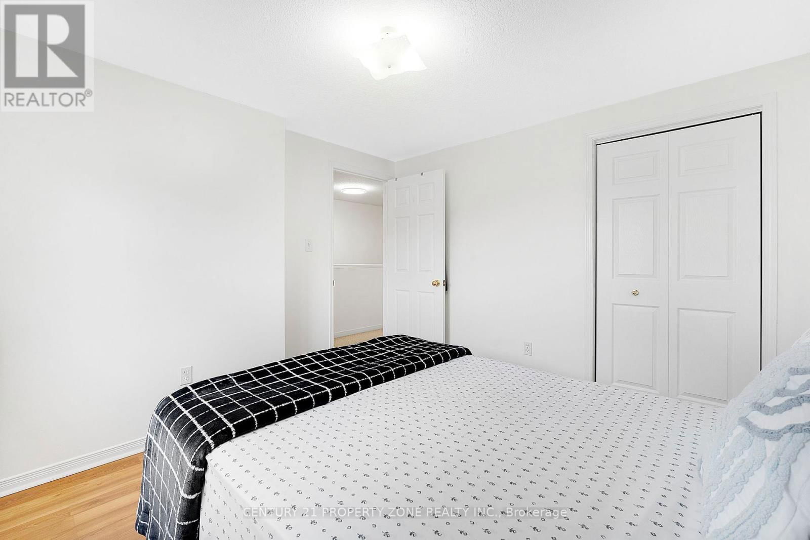 35 - 210 DAWN AVENUE Image 24