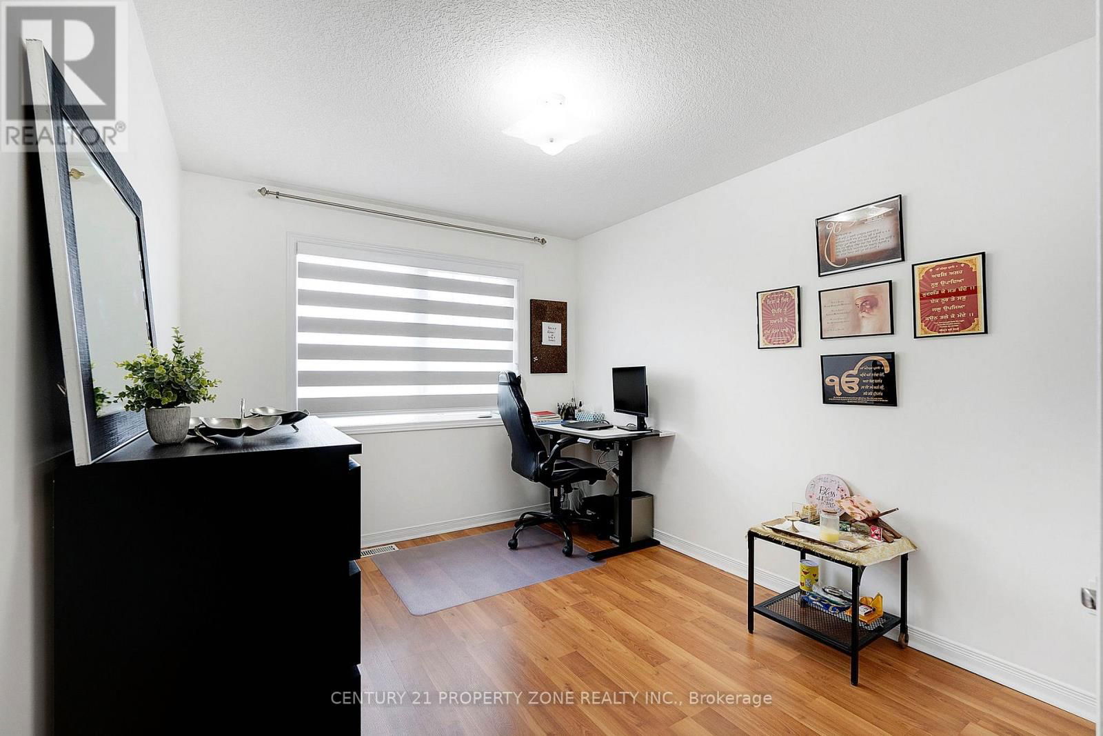 35 - 210 DAWN AVENUE Image 25
