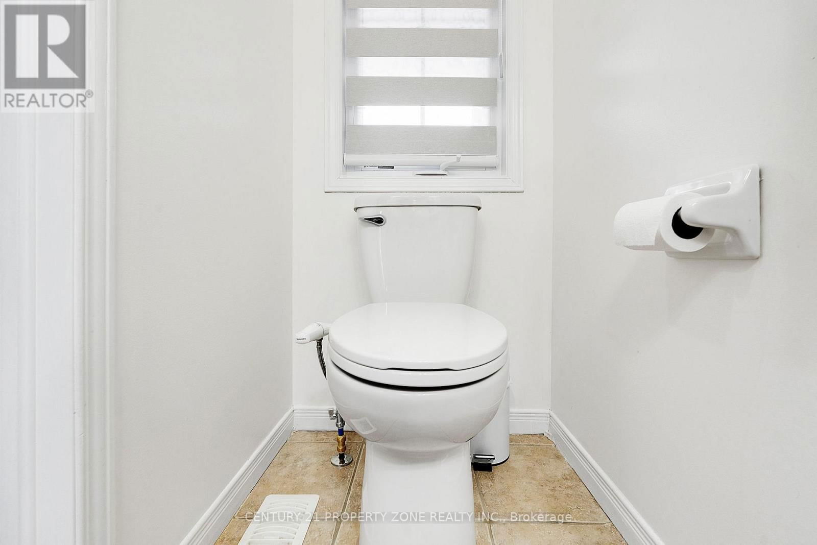 35 - 210 DAWN AVENUE Image 27