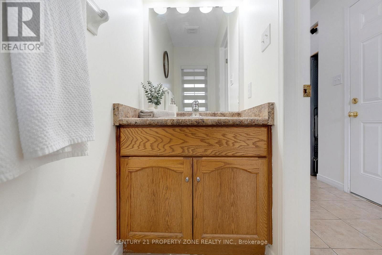 35 - 210 DAWN AVENUE Image 28
