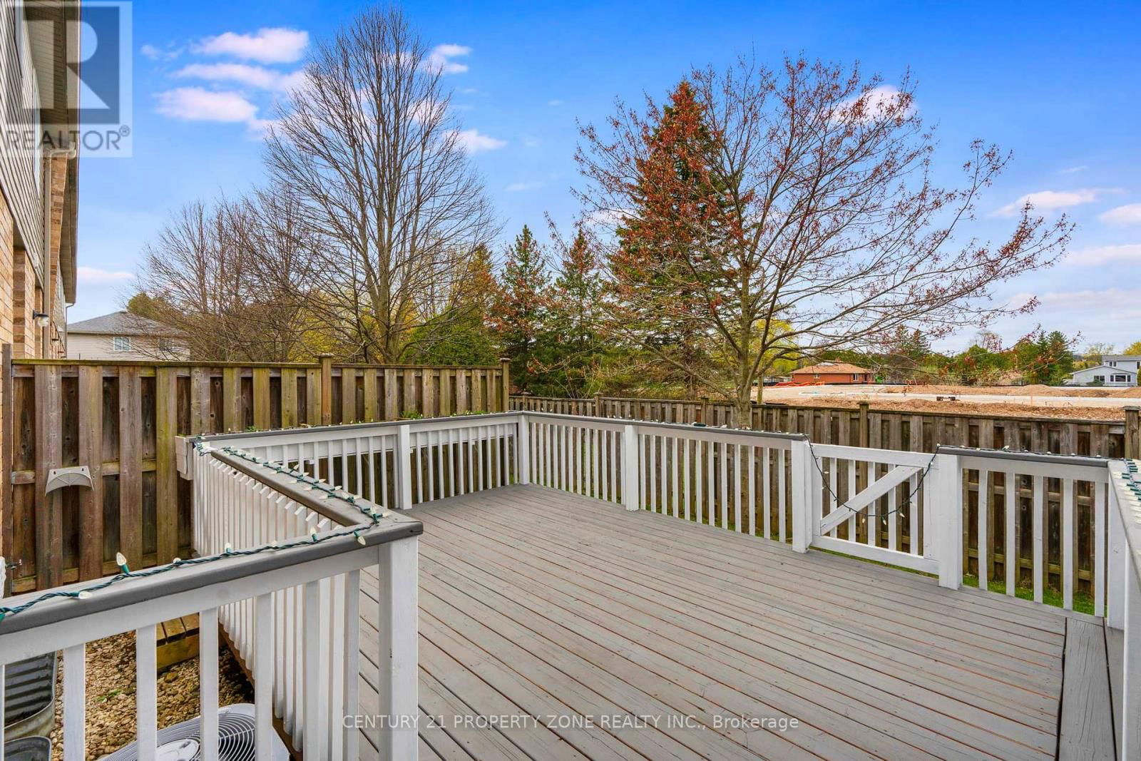 35 - 210 DAWN AVENUE Image 35