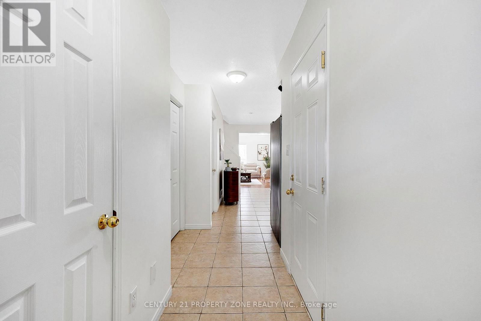 35 - 210 DAWN AVENUE Image 8