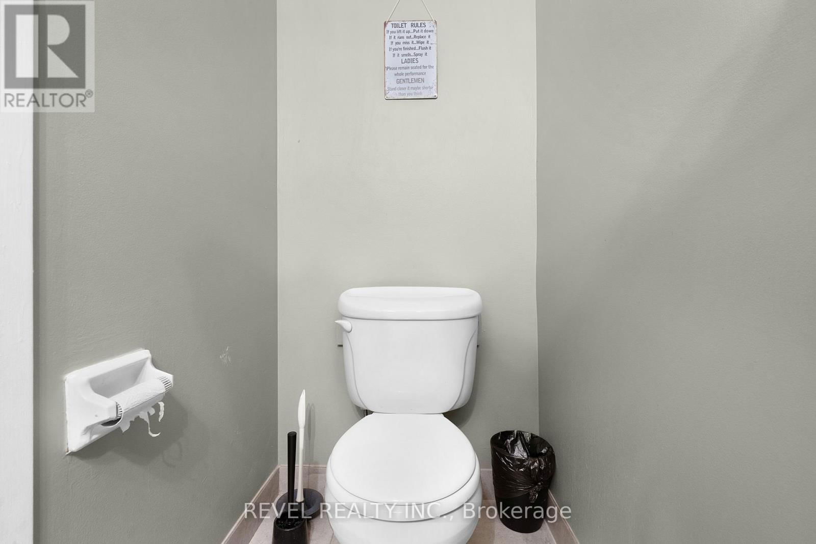 8 - 122 LAKESHORE ROAD Image 13