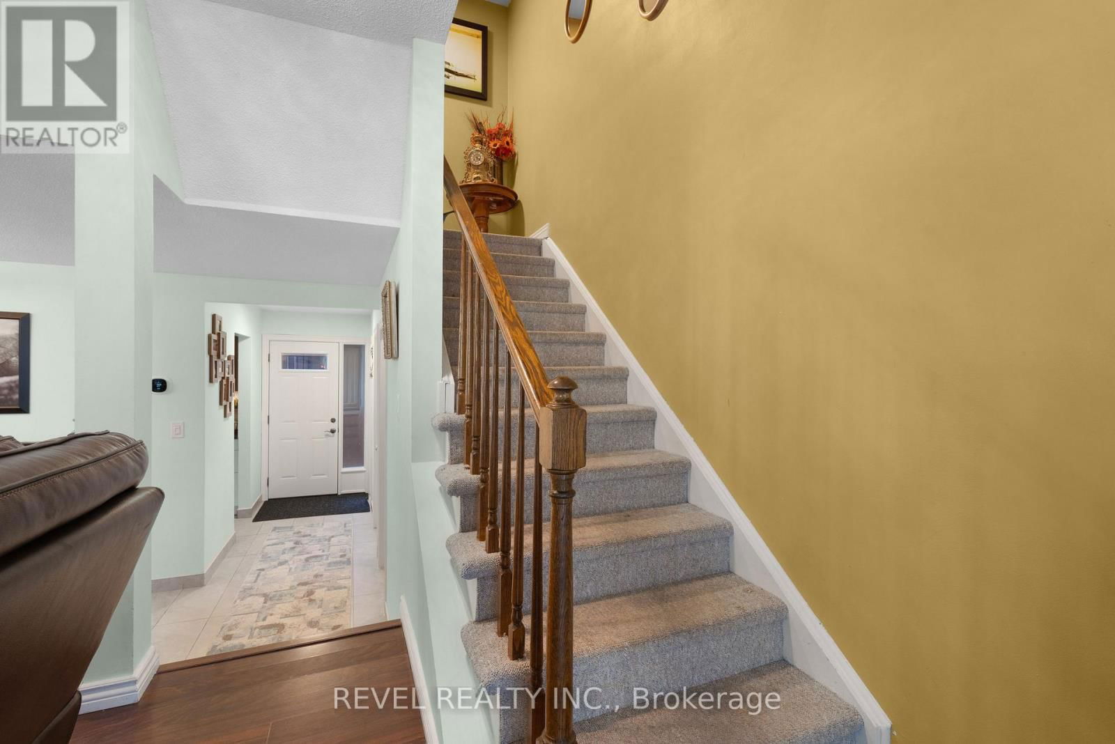 8 - 122 LAKESHORE ROAD Image 14