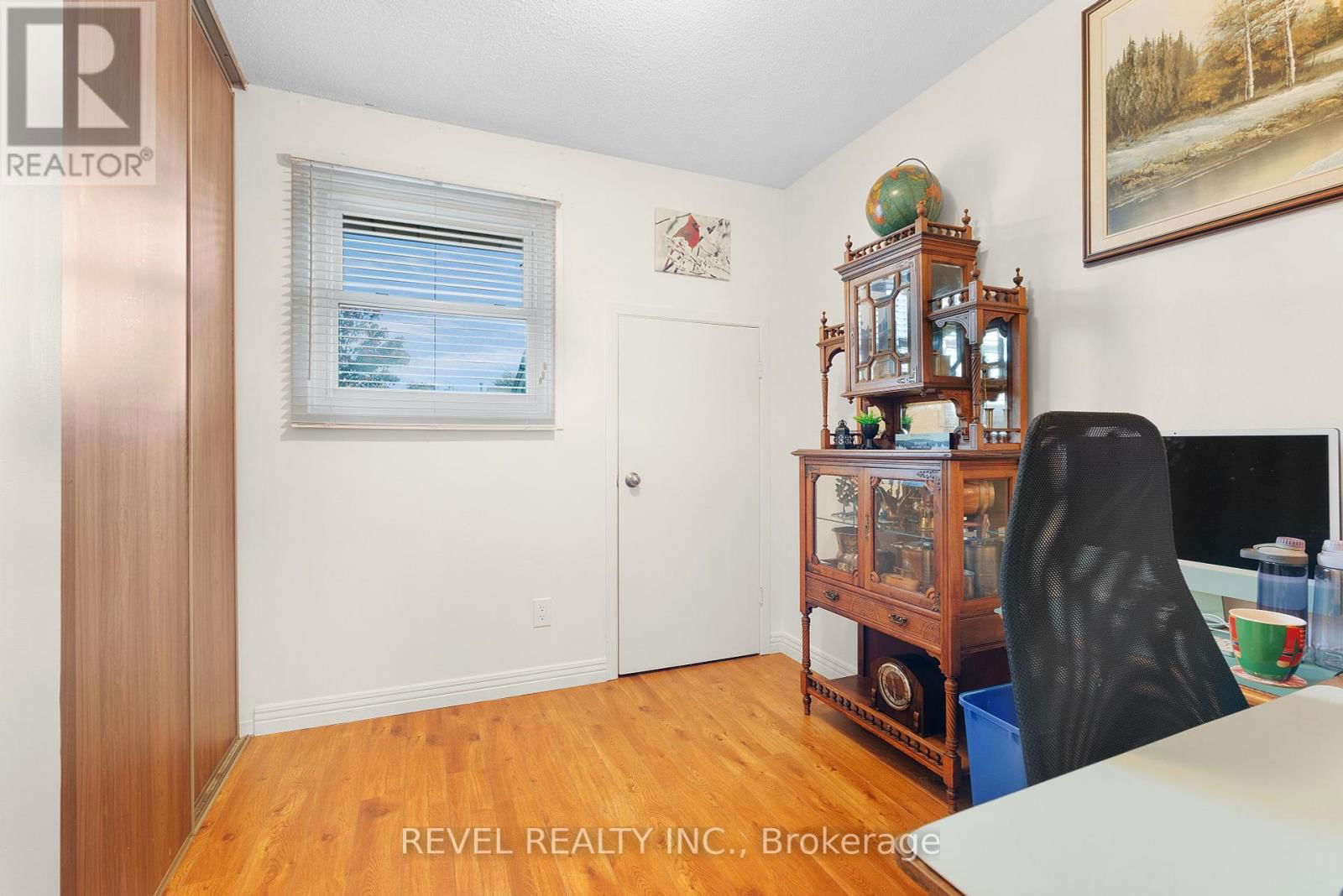 8 - 122 LAKESHORE ROAD Image 22